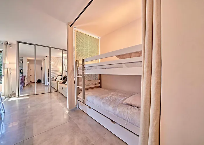 Sea Tropez-grand Studio, Terrasse Vue Mer, Garage *