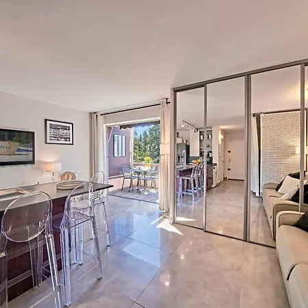 Apartment Sea Tropez-grand Studio, Terrasse Vue Mer, Garage *