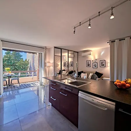 Sea Tropez-grand Studio, Terrasse Vue Mer, Garage