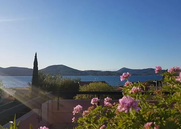 Sea Tropez-grand Studio, Terrasse Vue Mer, Garage