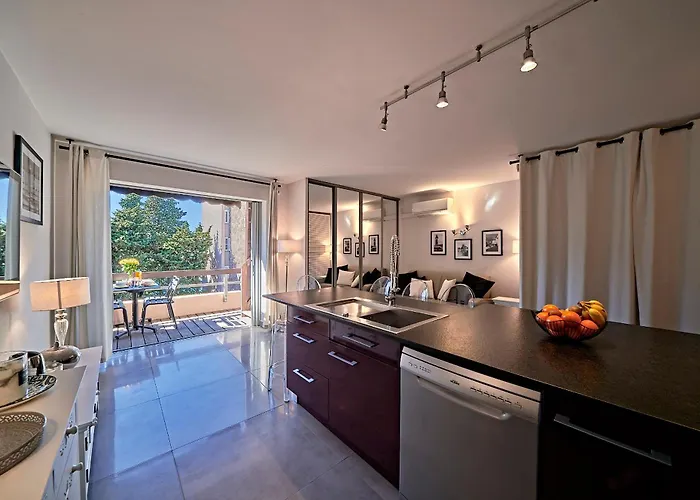 Sea Tropez-grand Studio, Terrasse Vue Mer, Garage