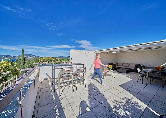 Sea Tropez-grand Studio, Terrasse Vue Mer, Garage